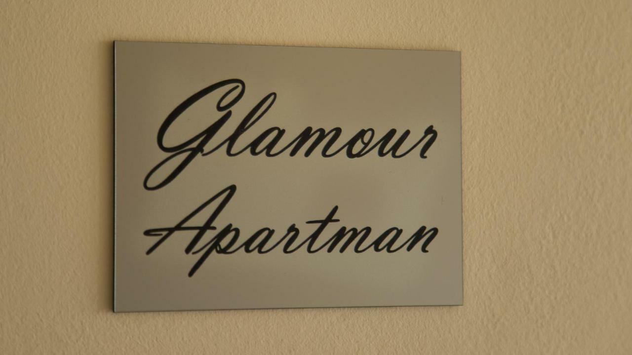 Appartement Glamour Apartman à Eger Extérieur photo