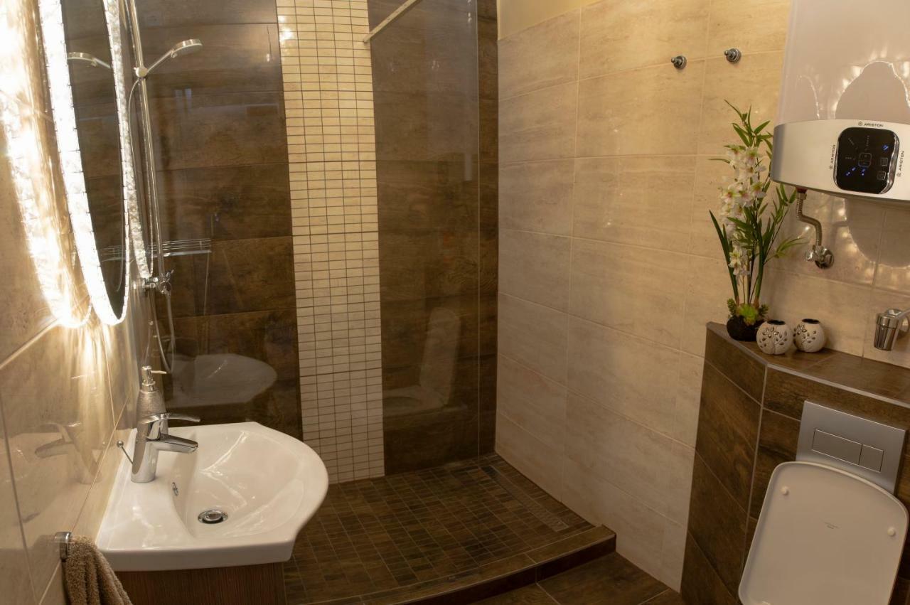 Appartement Glamour Apartman à Eger Extérieur photo
