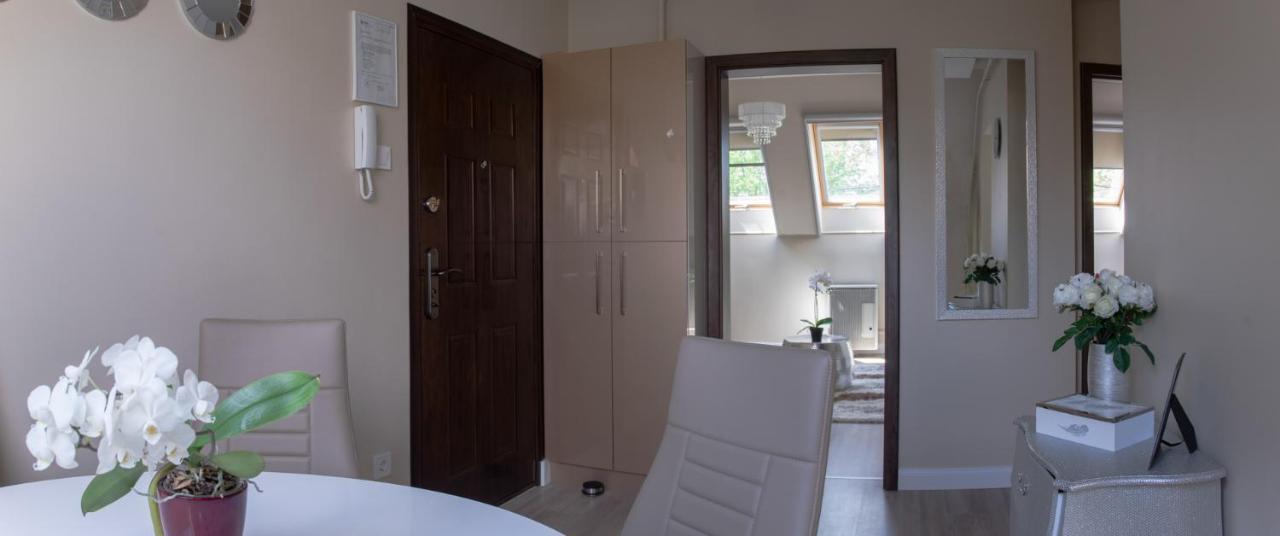 Appartement Glamour Apartman à Eger Extérieur photo